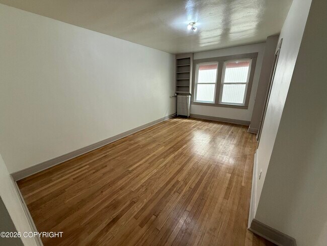 Building Photo - 436 Main St