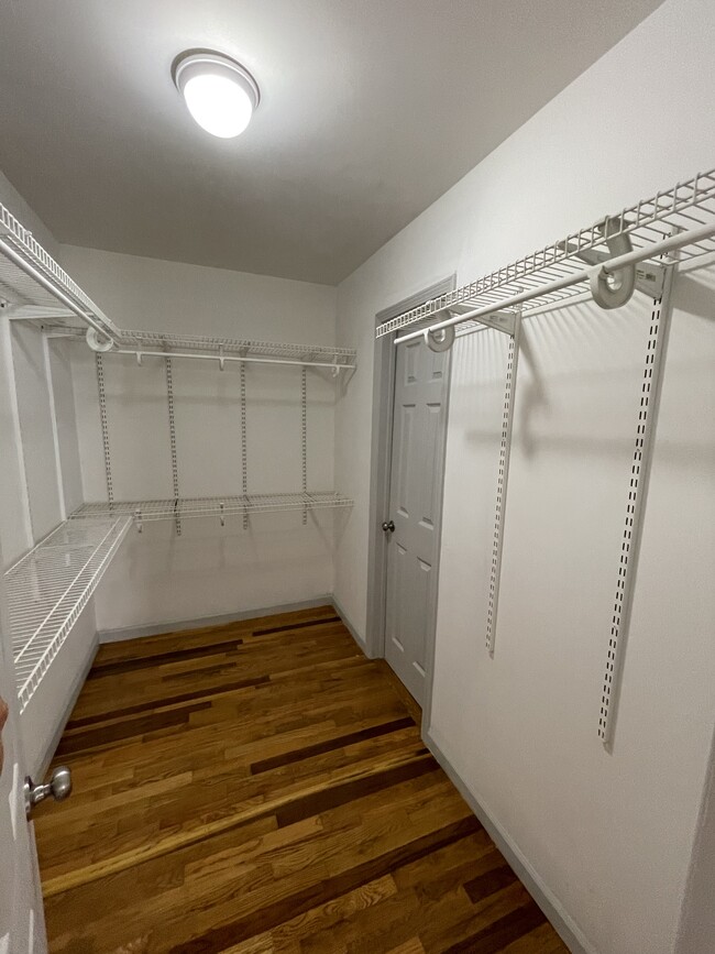 Closet - 417 Skyview Dr
