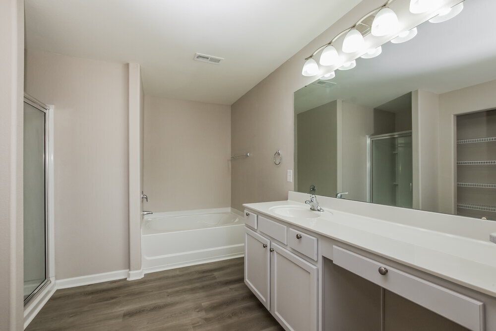 Building Photo - 904 Hilphiger Ct