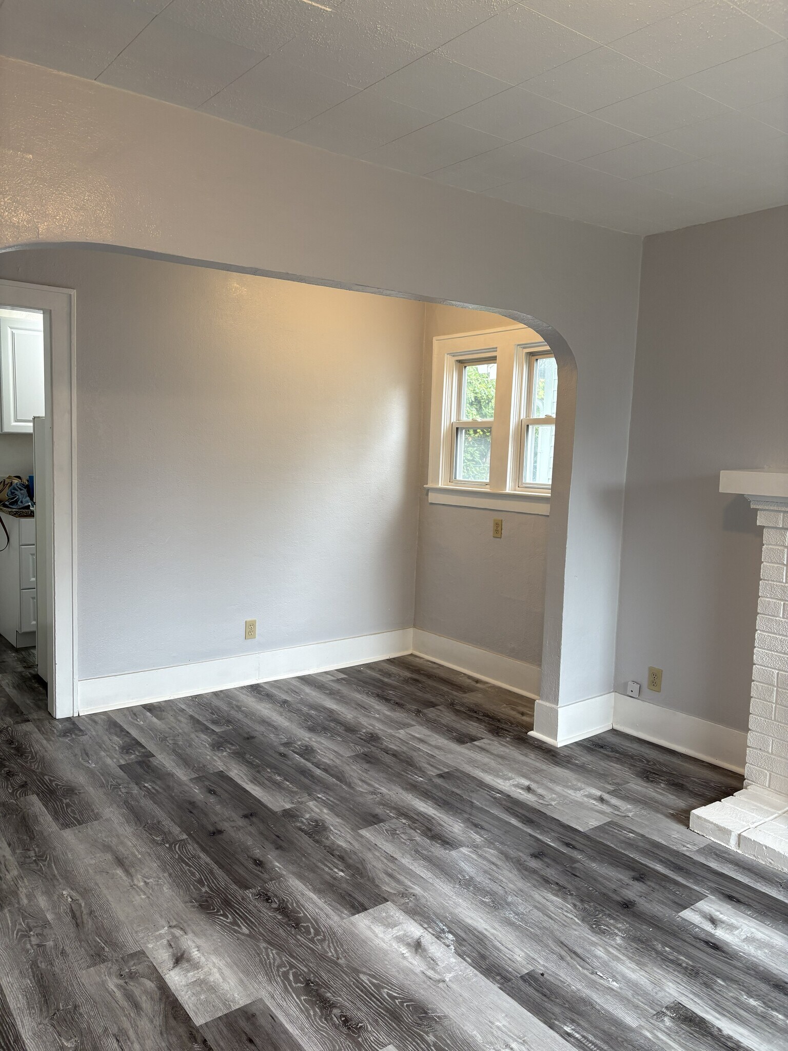 dining area - 447 16th St SE