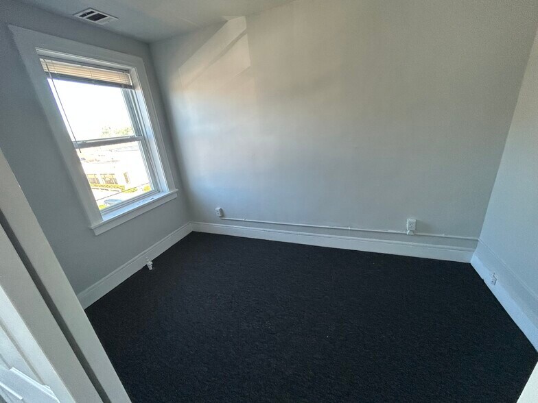 4th Bonus room off of Bedroom 3 - 14 Ridge Rd