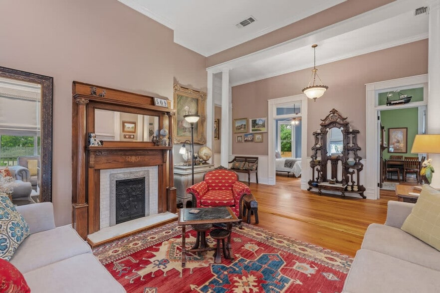 Building Photo - 509 Dabbs St