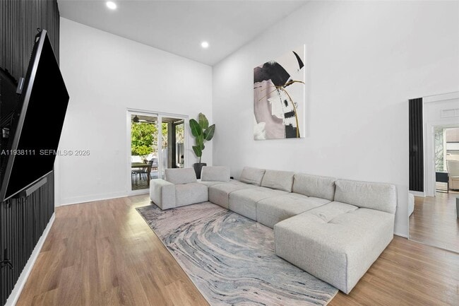 Building Photo - 821 SW 14th St