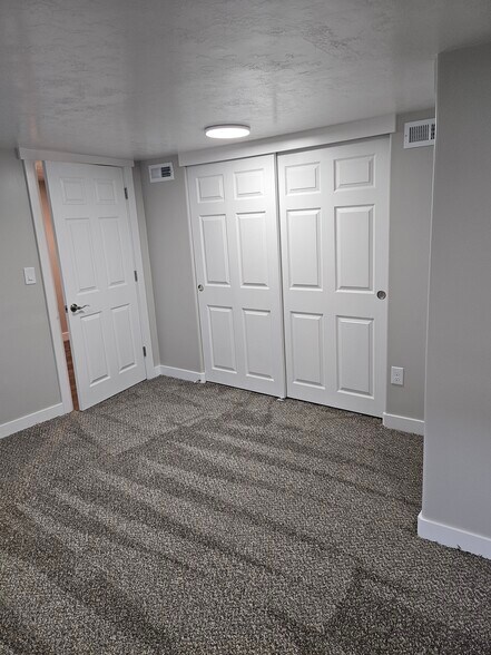 Building Photo - 3503 Quincy Ave