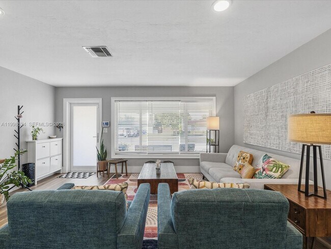 Building Photo - 2648 NE 26th Ave