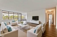 Building Photo - 6 Horizon Rd N