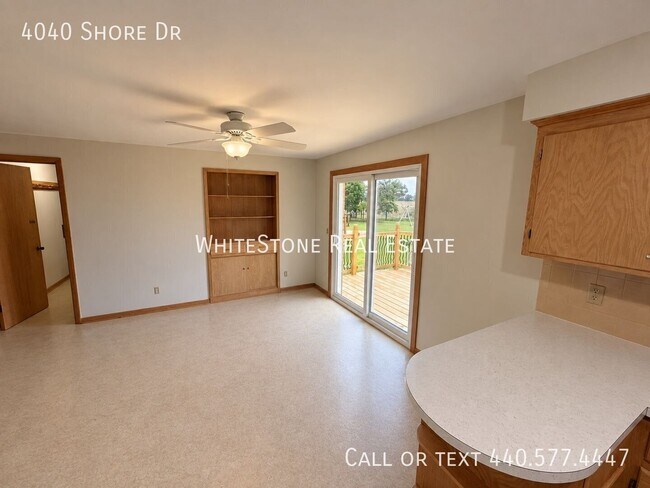 Building Photo - 4040 Shore Dr