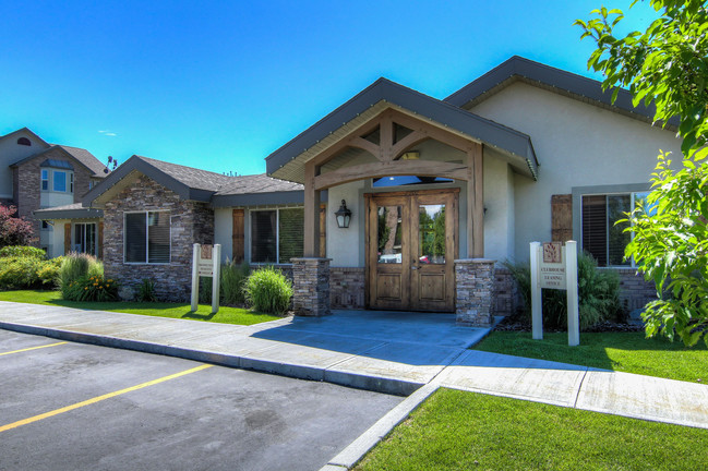 Building Photo - The Meadows at Parkwood