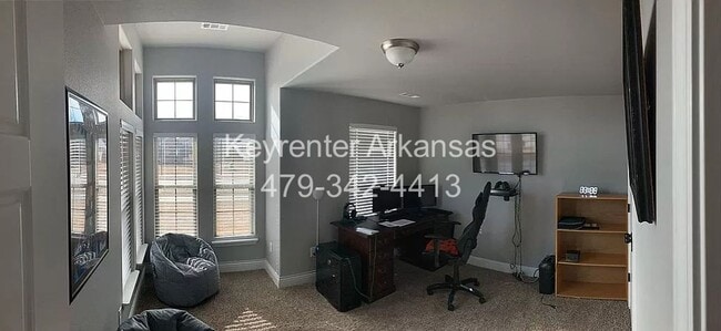 Building Photo - Beautiful Orchard Park Home!