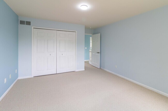 Building Photo - 2864 Mystic Dr
