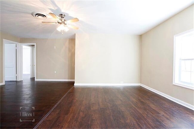 Building Photo - 3216 Avenue I