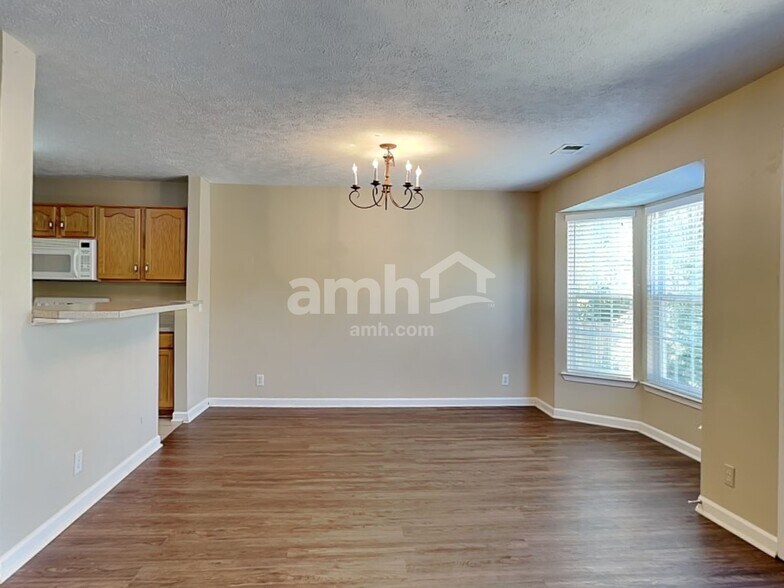 Building Photo - 2615 River Meade Way