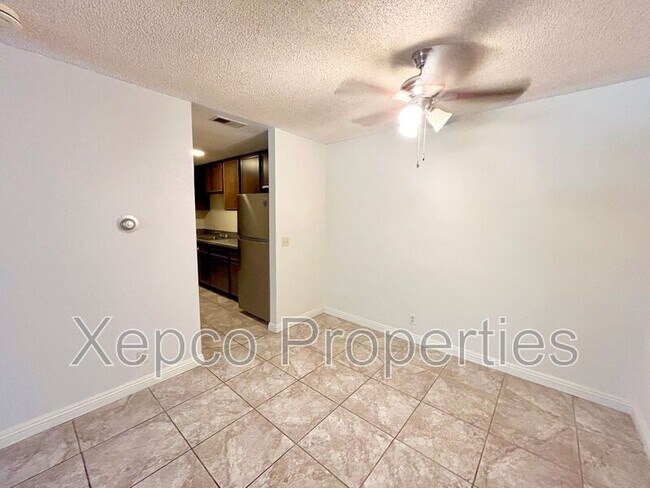 Building Photo - 2857 N Los Felices Rd