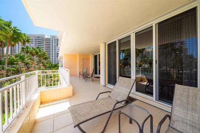 Building Photo - 791 Crandon Blvd