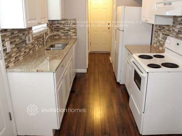 Building Photo - 4744 S Salida St