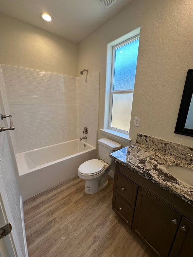 Building Photo - Brand new home in Kerman Ca
