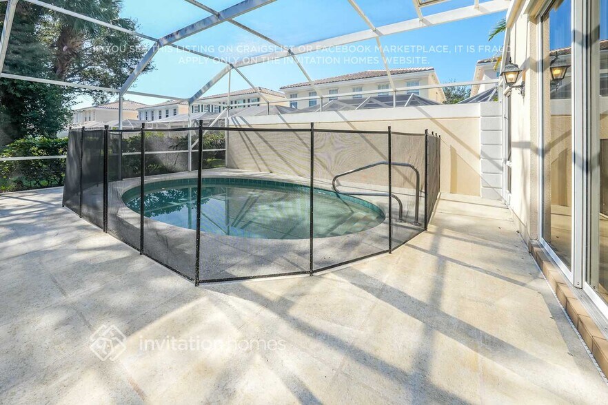 Building Photo - 400 Capistrano Dr