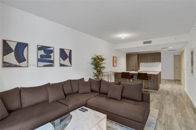 Building Photo - 801 S Miami Ave