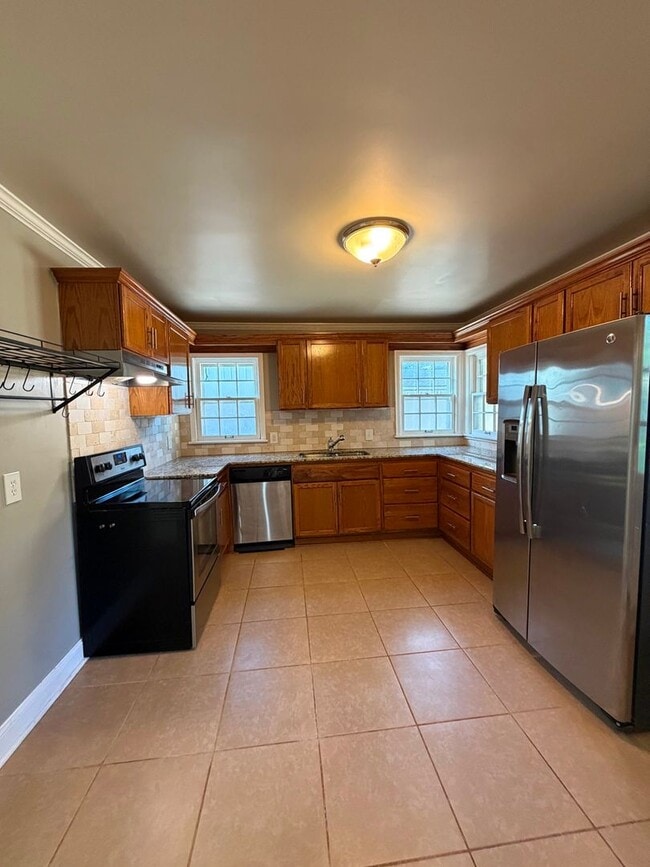 Building Photo - Renovated 2 Story, Large Lot, 3 Bedrooms and 2 1/2 bathrooms