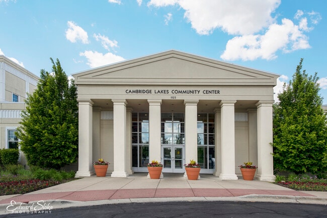 Building Photo - 2305 Upland Rd