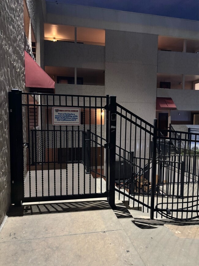 Building Photo - 120 S 38th Ave