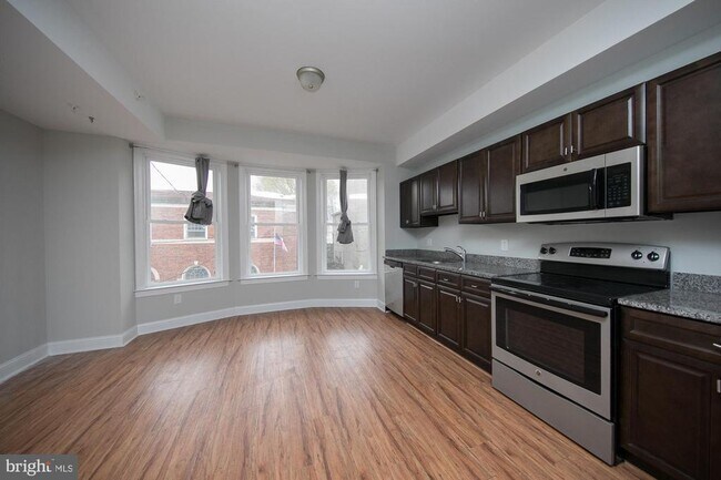 Building Photo - 1222 N 7th St