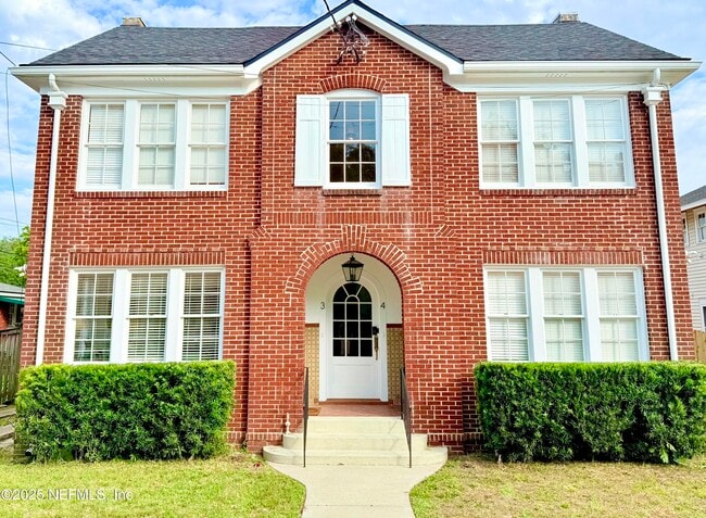 Primary Photo - 3110 Oak St