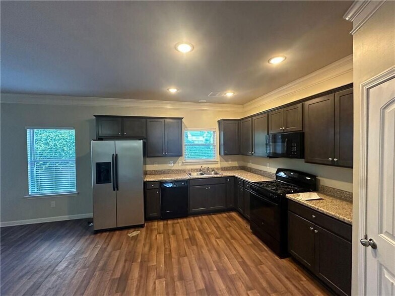 Building Photo - 346 Turtle Creek Dr