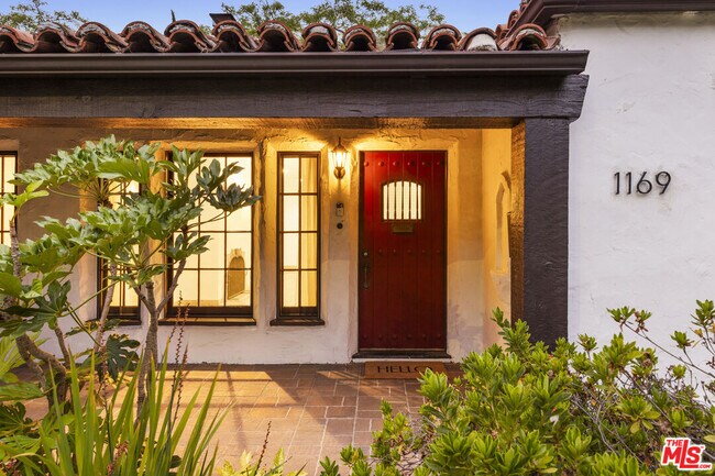 Building Photo - 1169 S Sierra Bonita Ave