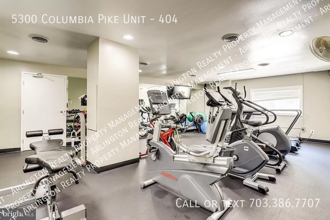 Building Photo - 5300 Columbia Pike