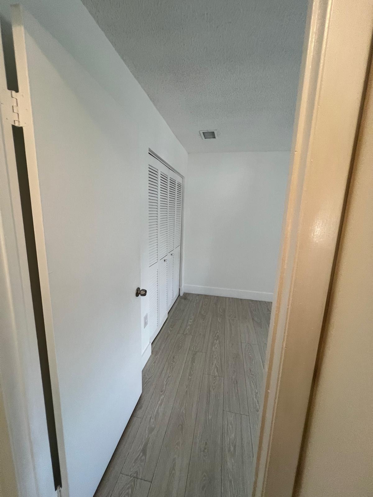 Building Photo - 1060 SW 111th Way