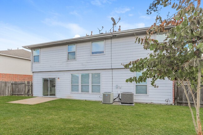 Building Photo - 16318 Autumn Leigh Dr