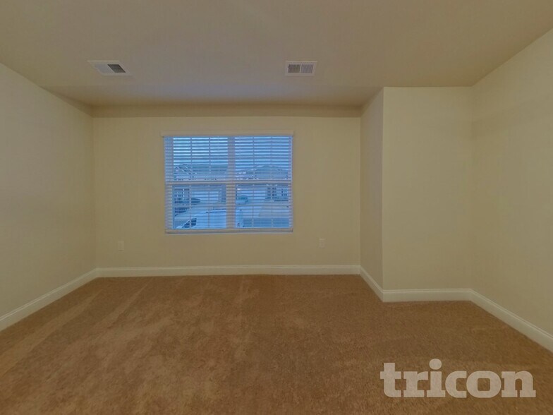 Building Photo - 7105 Jerimoth Dr