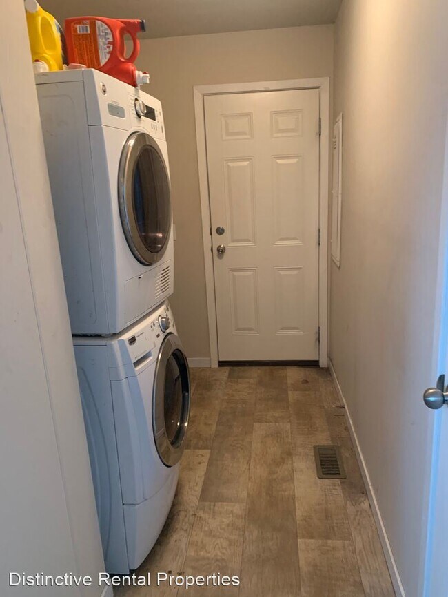 Building Photo - 3 br, 2 bath House - 1220 W 275 S