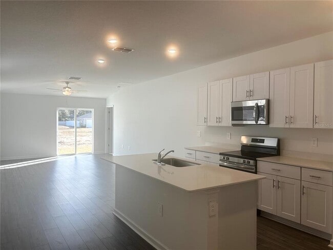 Building Photo - 8480 SW 41st Cir