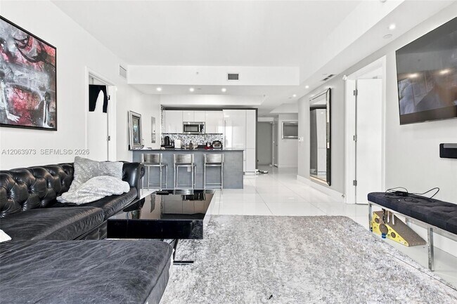 Building Photo - 1010 Brickell Ave