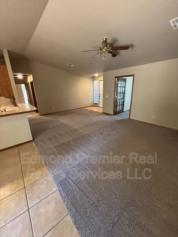 Building Photo - 213 Willow Branch Rd