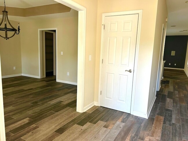 Building Photo - 2911 Maybry Dr