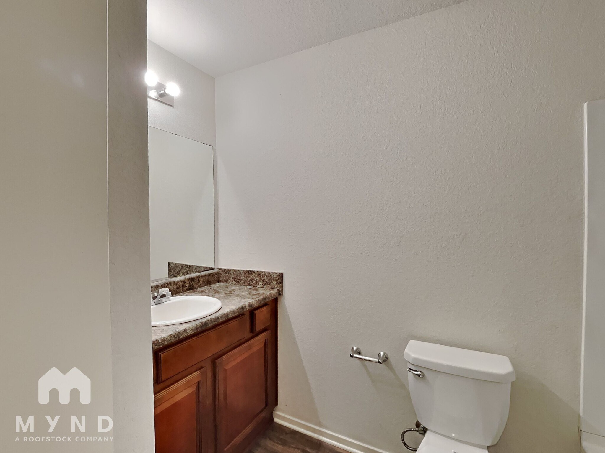 Building Photo - 9168 Pleasant Valley Dr