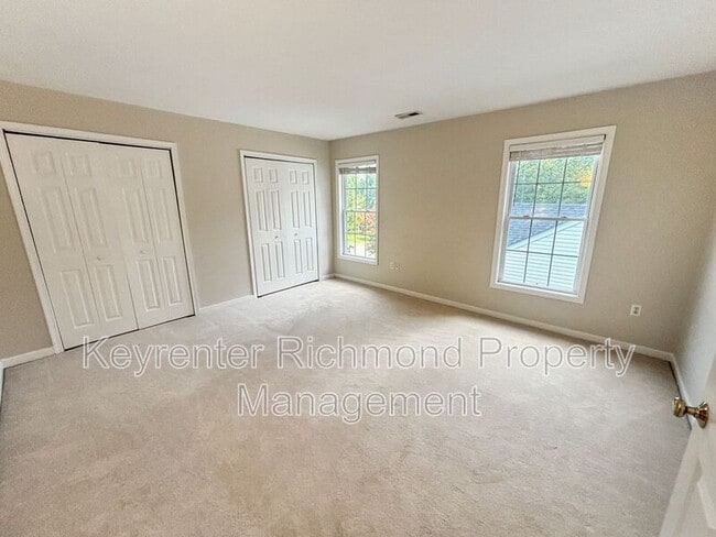Building Photo - 7607 Blue Cedar Dr
