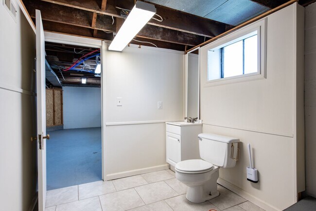 Building Photo - Charming Home in Deer Park Neighborhood