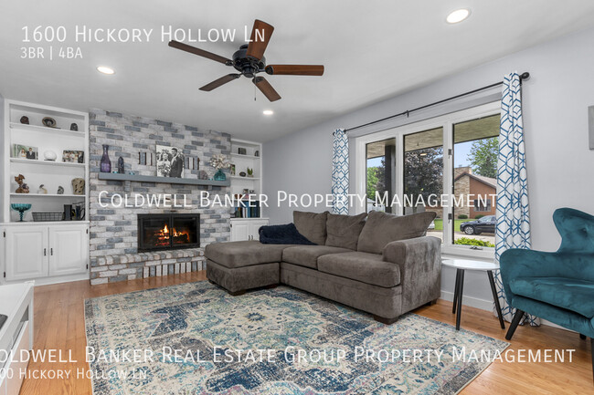 Building Photo - 1600 Hickory Hollow, Menasha