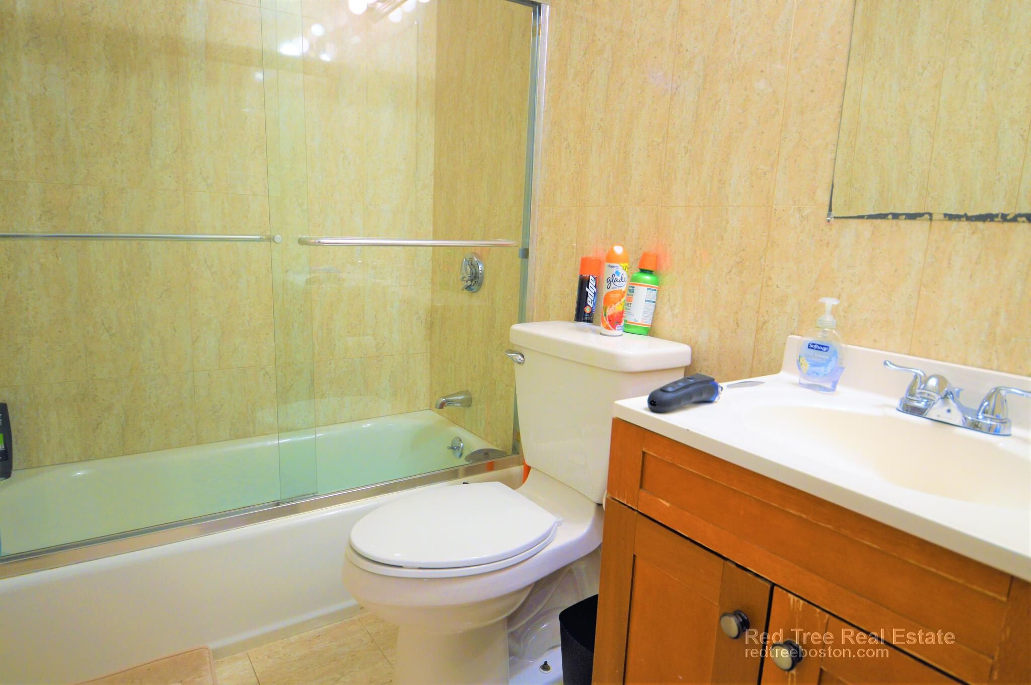 Building Photo - 79 Thatcher St