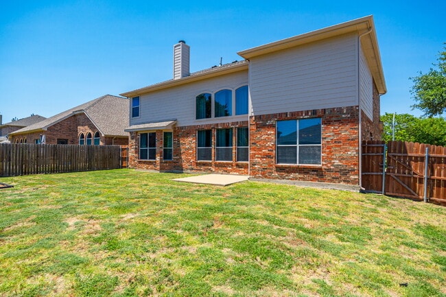Building Photo - **This home checks all the boxes!**