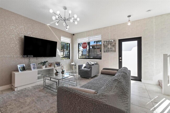 Building Photo - 8367 Central Park Blvd