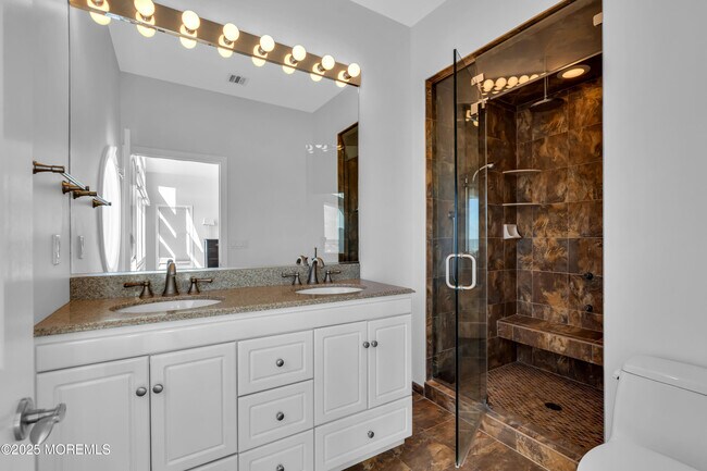 Building Photo - 913 N Ocean Ave