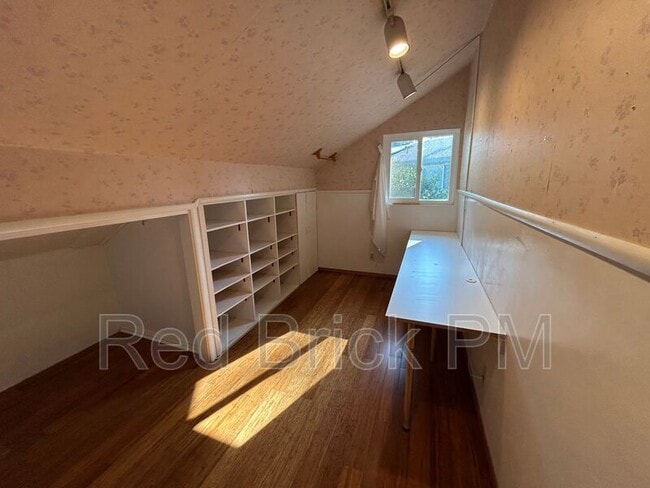 Building Photo - 3355 San Fernando Ct