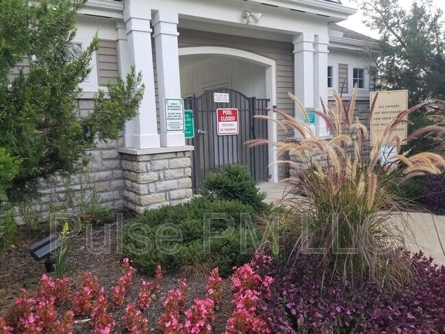 Building Photo - 1389 Meadowrun Ln