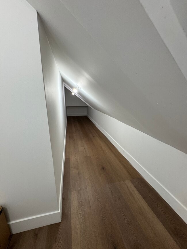 Building Photo - 500 Maple Ave