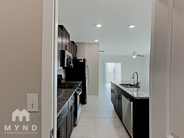 Building Photo - 5250 White Chicory Dr